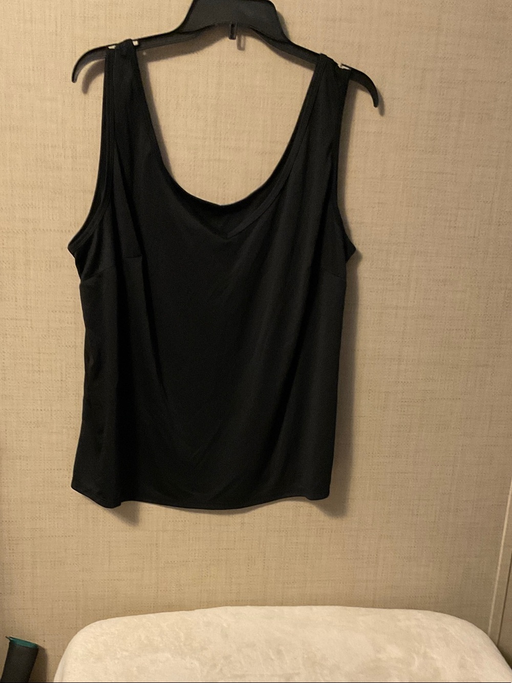 Women’s Black Scoop Neck Tank Top - Classic Essential